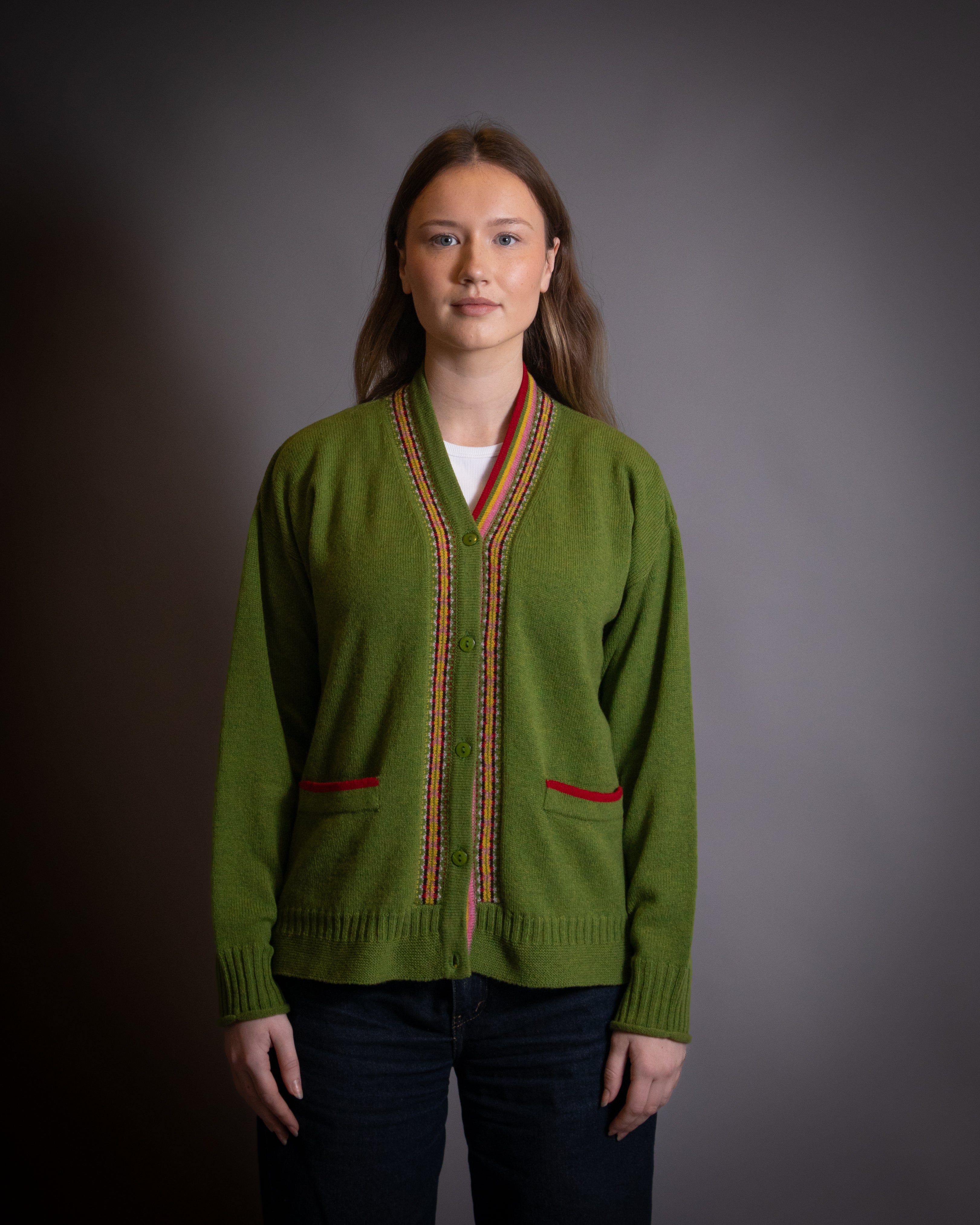 Eillen Women's British Lambswool Cardigan - Moss Green | Pittari